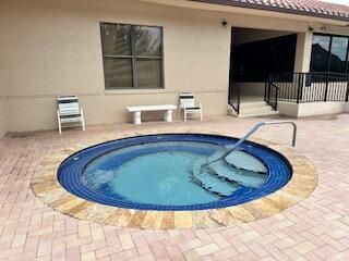 For Sale: $285,000 (2 beds, 2 baths, 1335 Square Feet)