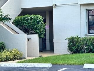 For Sale: $285,000 (2 beds, 2 baths, 1335 Square Feet)