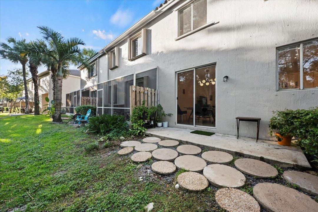 For Sale: $470,000 (3 beds, 2 baths, 1573 Square Feet)