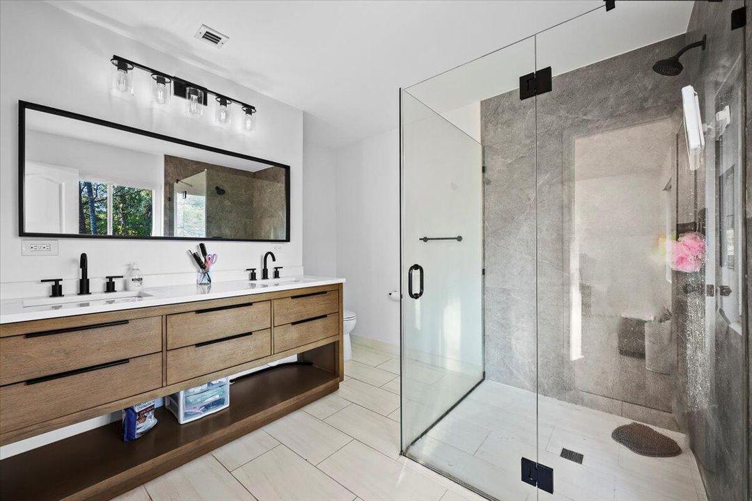 For Sale: $470,000 (3 beds, 2 baths, 1573 Square Feet)