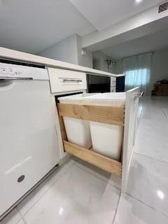 For Sale: $285,000 (2 beds, 2 baths, 1335 Square Feet)