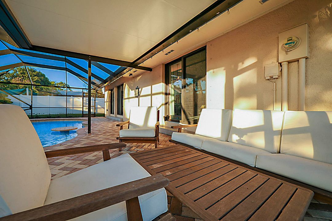 For Sale: $639,900 (3 beds, 2 baths, 1718 Square Feet)