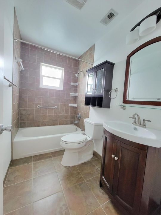 For Rent: $3,000 (3 beds, 2 baths, 1438 Square Feet)