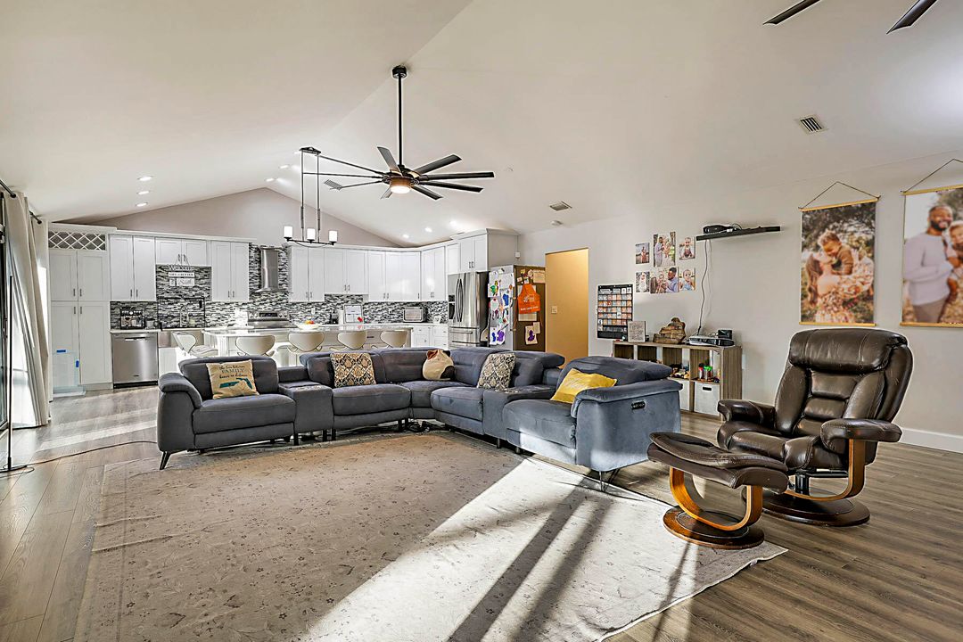 For Sale: $639,900 (3 beds, 2 baths, 1718 Square Feet)