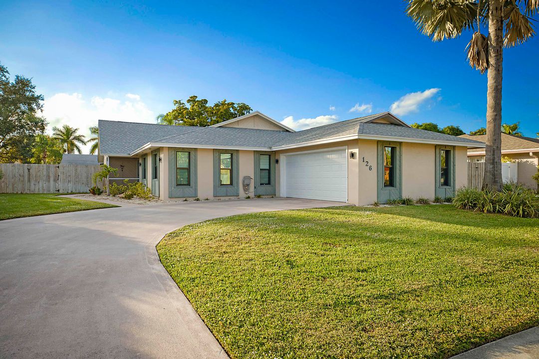 For Sale: $639,900 (3 beds, 2 baths, 1718 Square Feet)