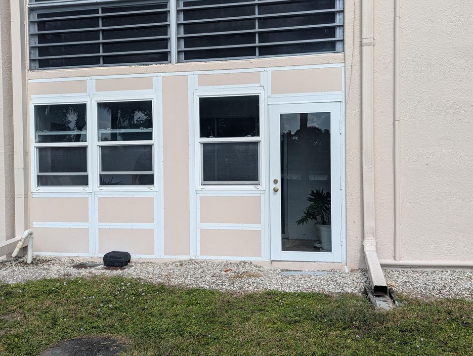 На продажу: $124,900 (1 спален, 1 ванн, 842 Квадратных фут)