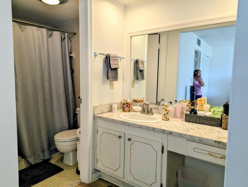 На продажу: $124,900 (1 спален, 1 ванн, 842 Квадратных фут)