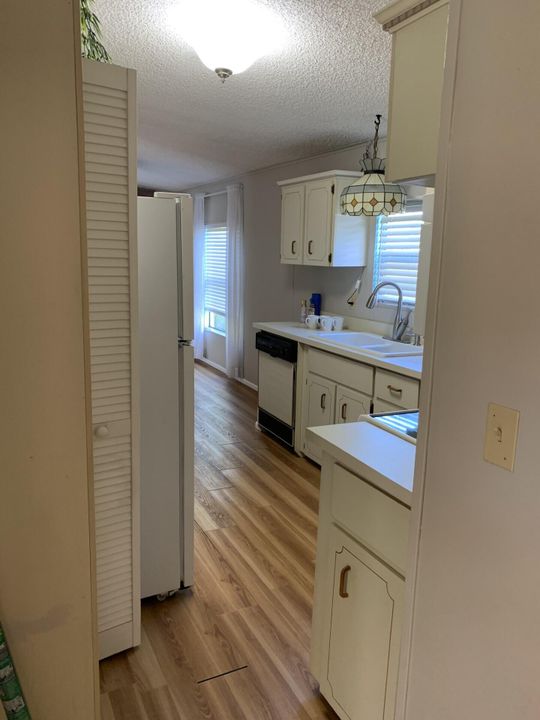 待售: $30,000 (2 贝兹, 2 浴室, 1300 平方英尺)