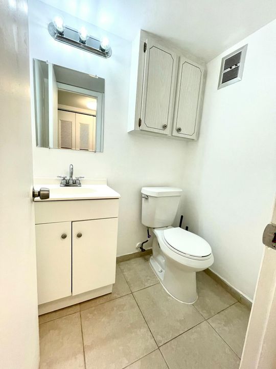 For Rent: $1,350 (1 beds, 1 baths, 646 Square Feet)