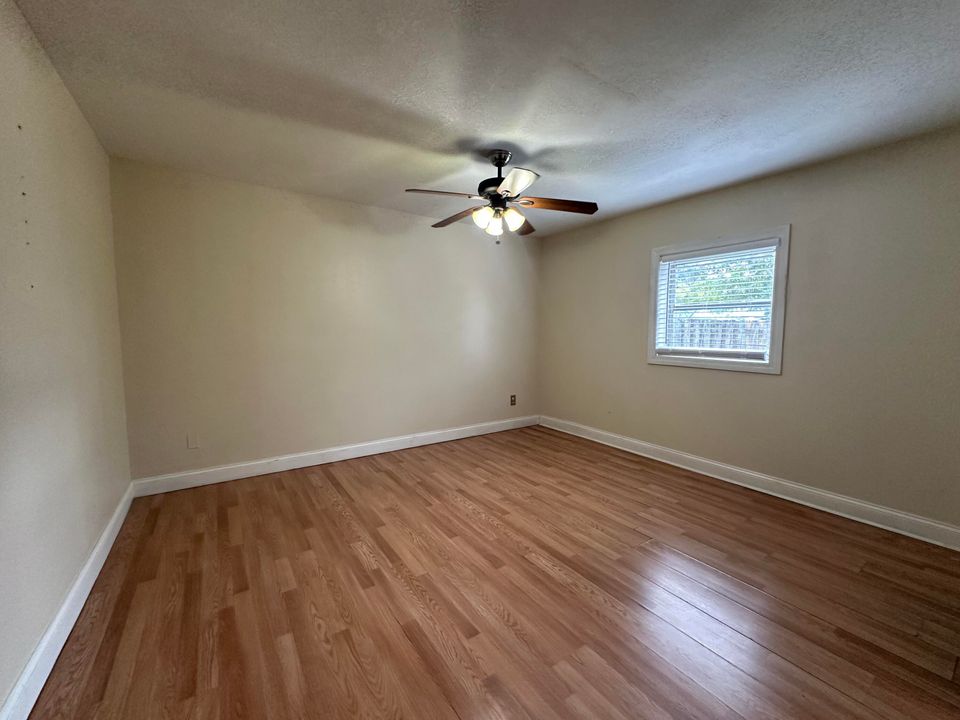 For Rent: $2,350 (3 beds, 2 baths, 1804 Square Feet)
