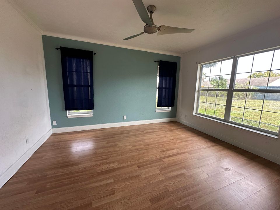 For Rent: $2,350 (3 beds, 2 baths, 1804 Square Feet)