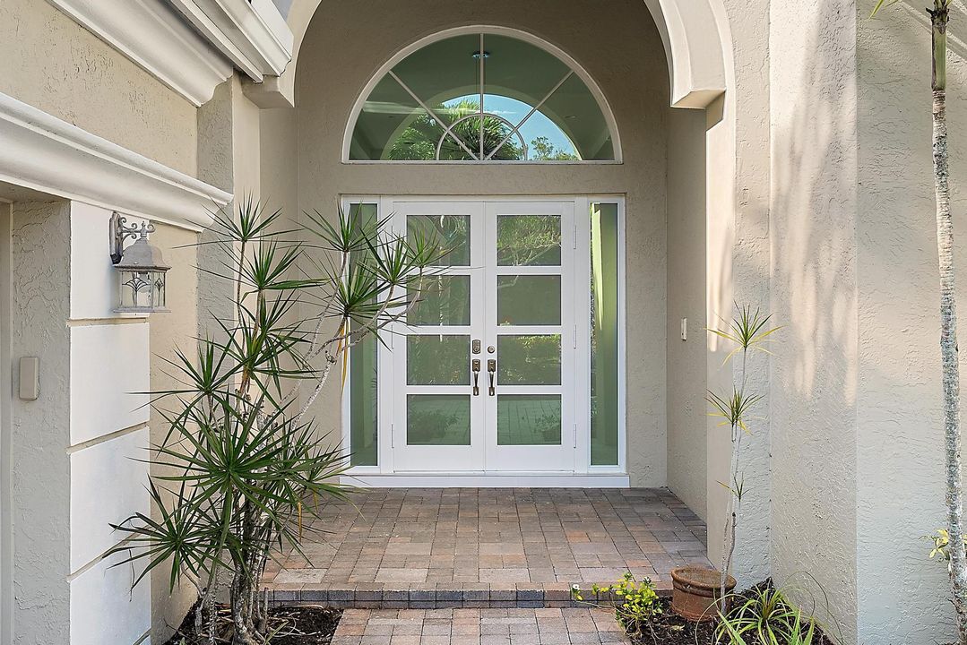 出租: $20,000 (4 贝兹, 4 浴室, 3254 平方英尺)