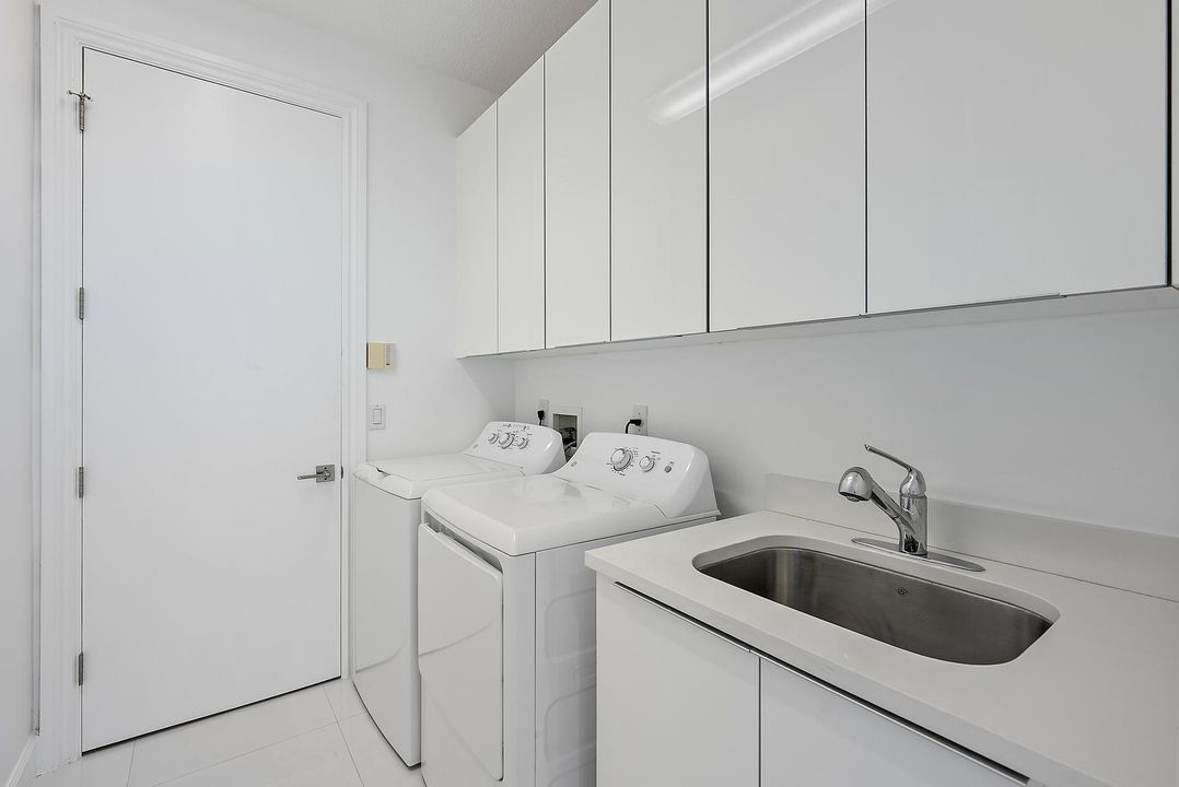 出租: $20,000 (4 贝兹, 4 浴室, 3254 平方英尺)