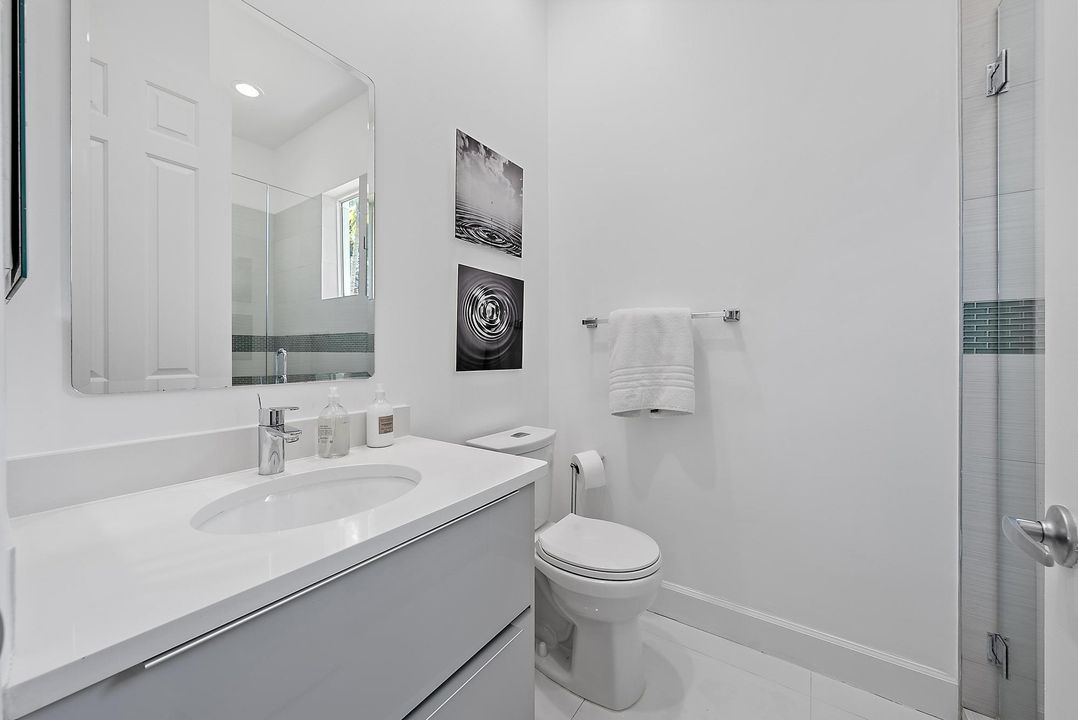 出租: $20,000 (4 贝兹, 4 浴室, 3254 平方英尺)