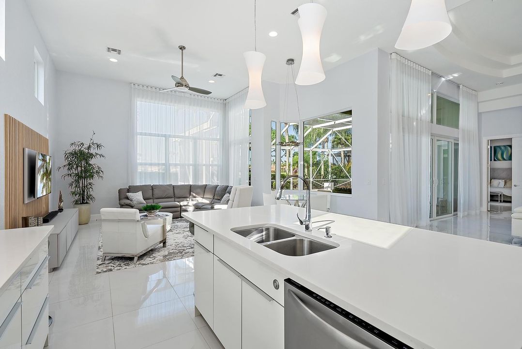 出租: $20,000 (4 贝兹, 4 浴室, 3254 平方英尺)