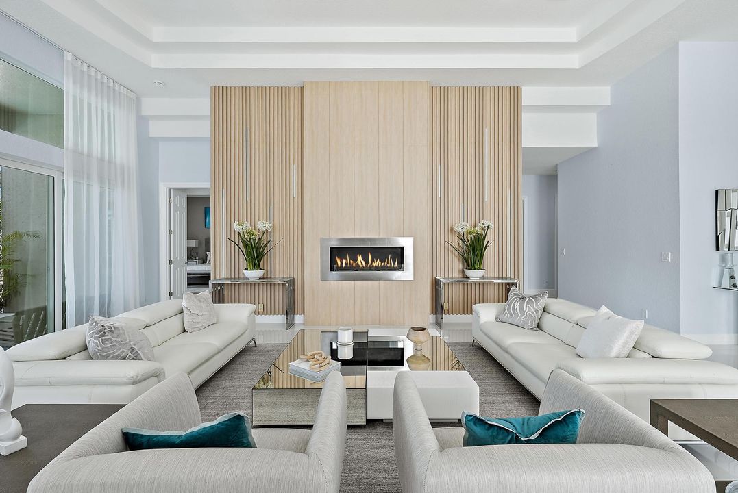 出租: $20,000 (4 贝兹, 4 浴室, 3254 平方英尺)