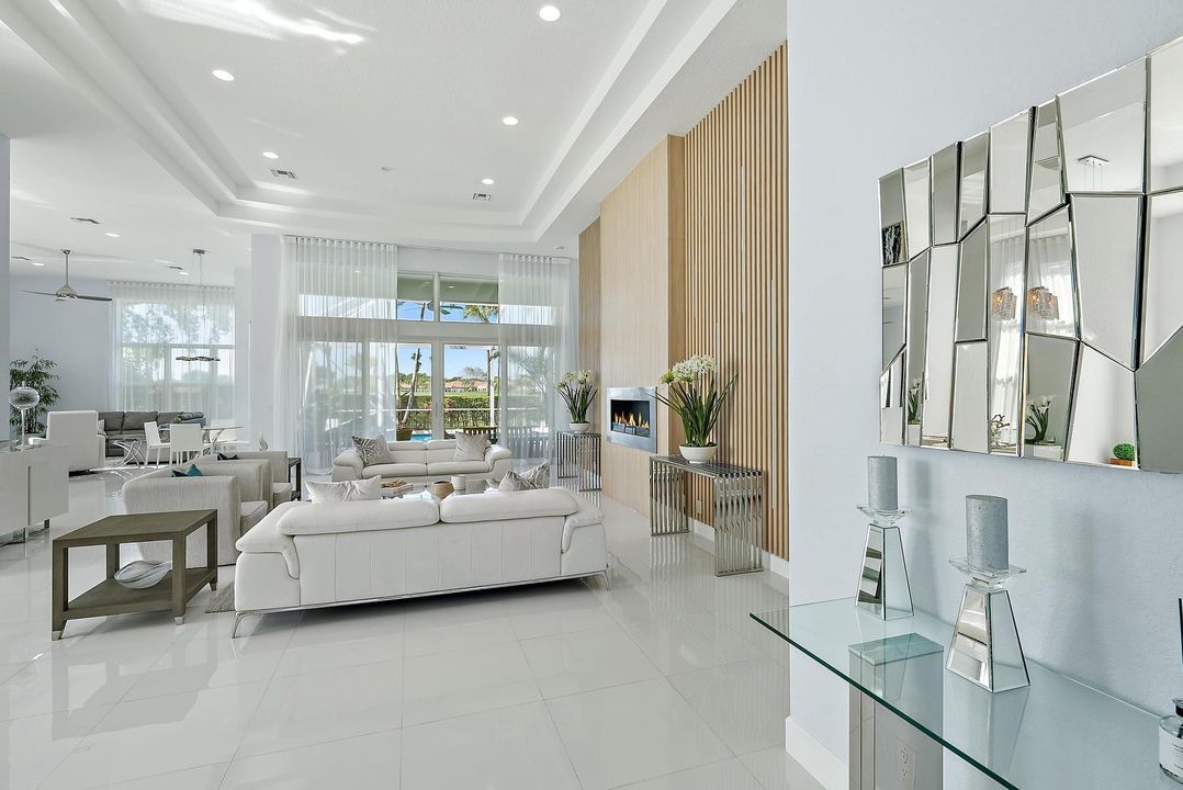 出租: $20,000 (4 贝兹, 4 浴室, 3254 平方英尺)