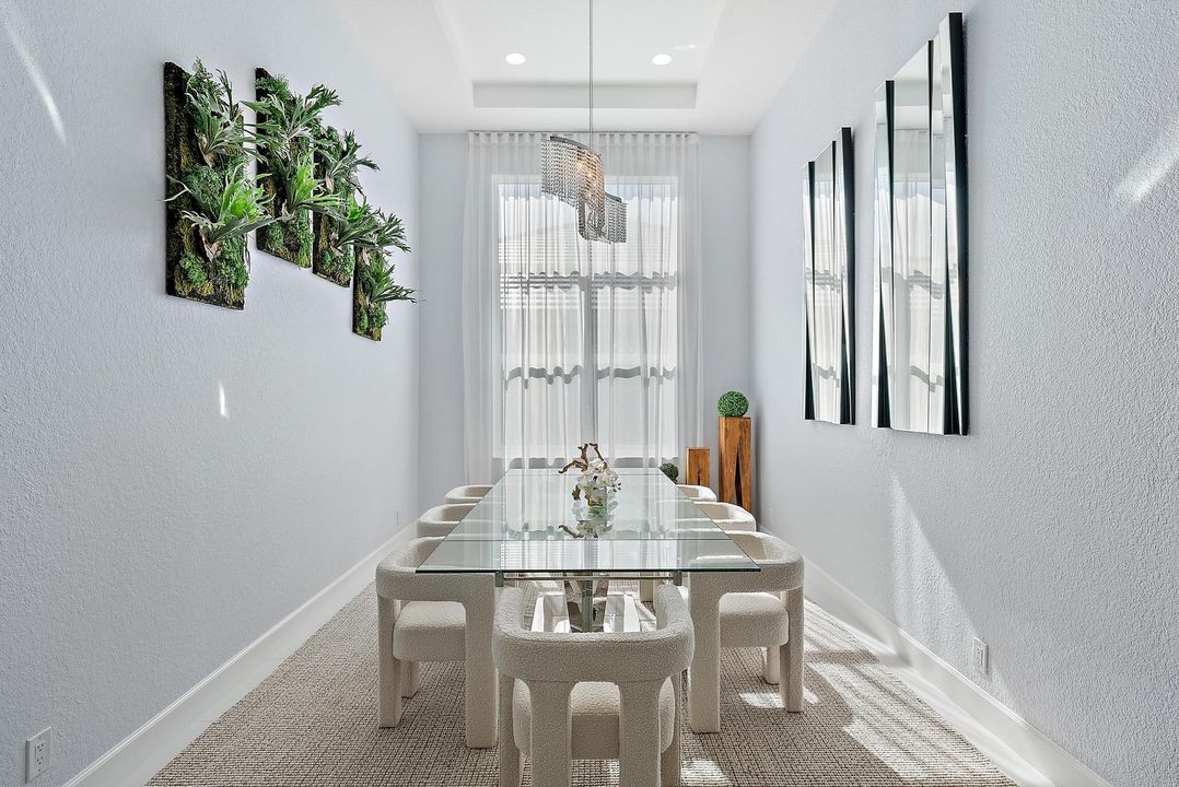 出租: $20,000 (4 贝兹, 4 浴室, 3254 平方英尺)