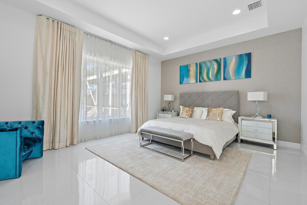 出租: $20,000 (4 贝兹, 4 浴室, 3254 平方英尺)