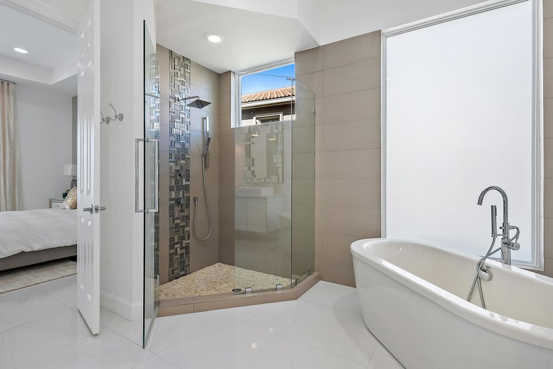 出租: $20,000 (4 贝兹, 4 浴室, 3254 平方英尺)