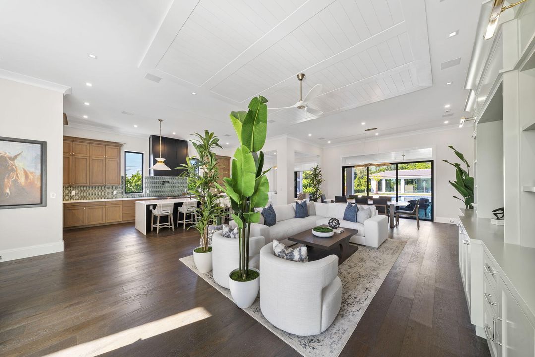 For Rent: $30,000 (5 beds, 4 baths, 4685 Square Feet)