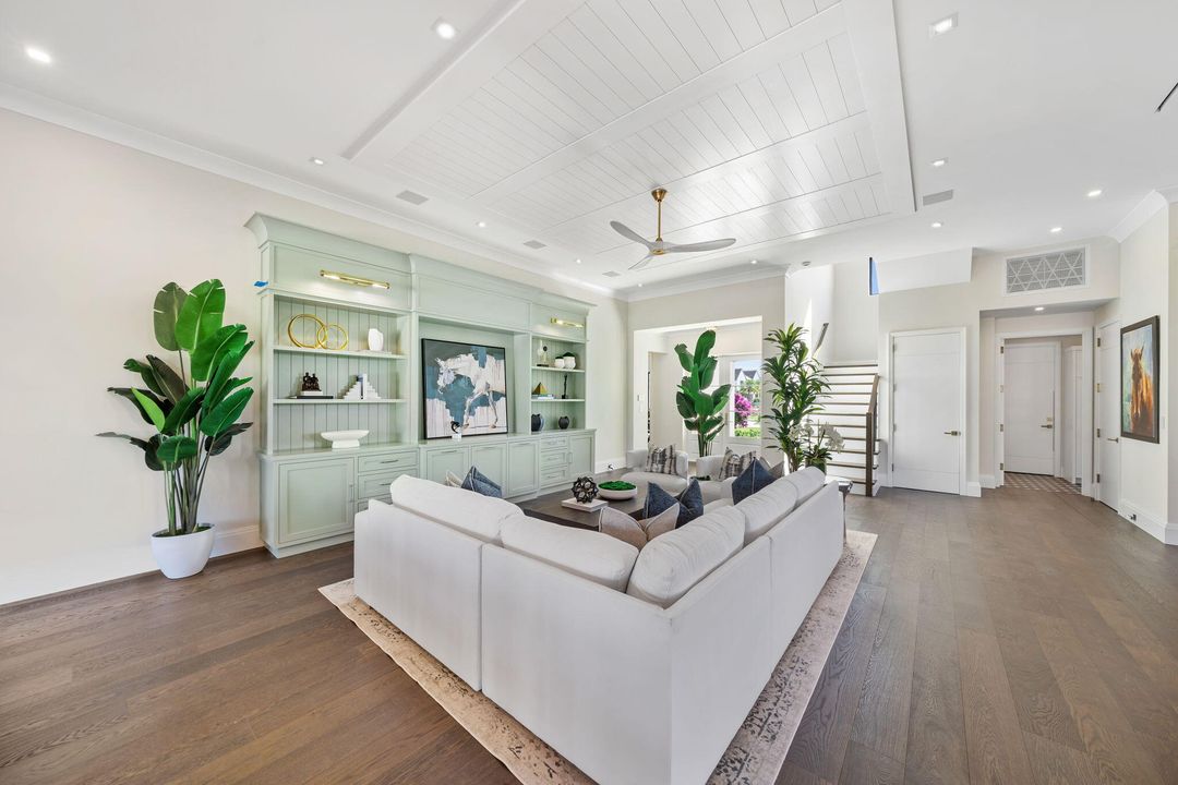 For Rent: $30,000 (5 beds, 4 baths, 4685 Square Feet)