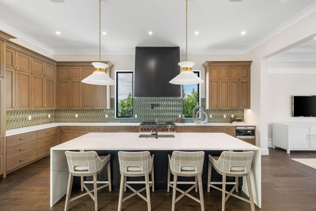 For Rent: $30,000 (5 beds, 4 baths, 4685 Square Feet)