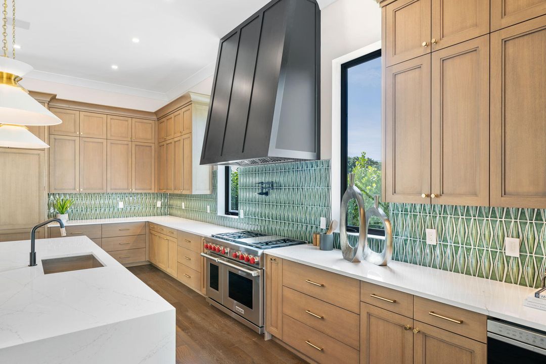 For Rent: $30,000 (5 beds, 4 baths, 4685 Square Feet)