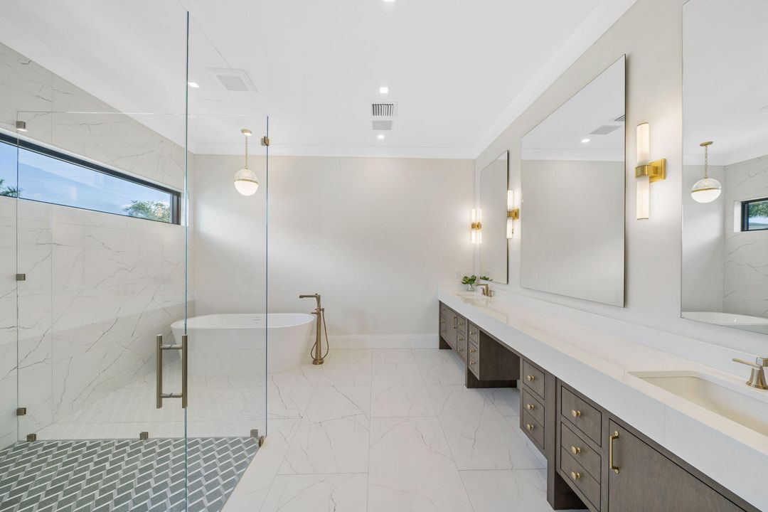 For Rent: $30,000 (5 beds, 4 baths, 4685 Square Feet)