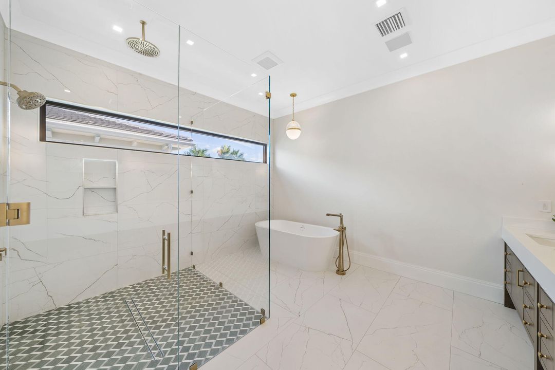 For Rent: $30,000 (5 beds, 4 baths, 4685 Square Feet)