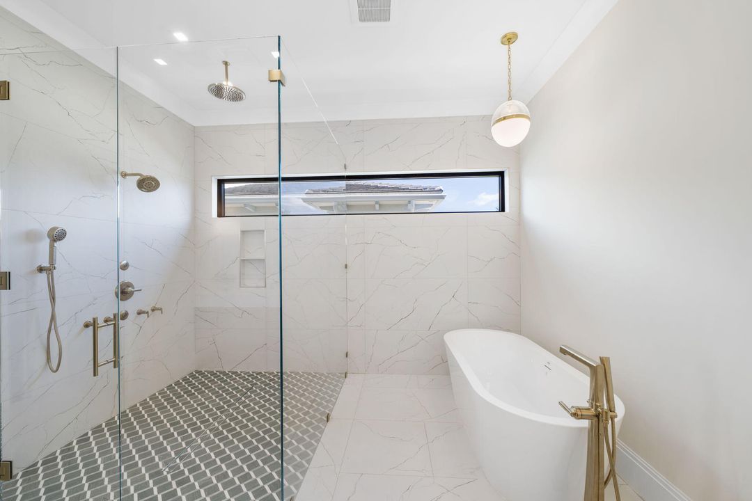 For Rent: $30,000 (5 beds, 4 baths, 4685 Square Feet)