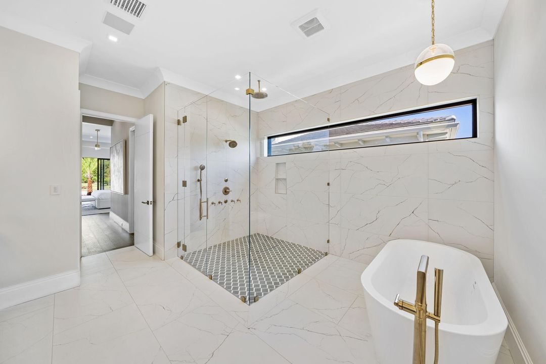 For Rent: $30,000 (5 beds, 4 baths, 4685 Square Feet)