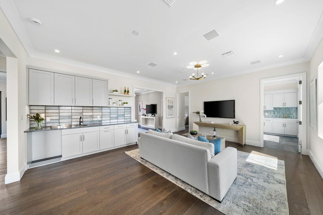 For Rent: $30,000 (5 beds, 4 baths, 4685 Square Feet)