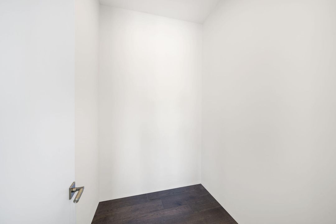 For Rent: $30,000 (5 beds, 4 baths, 4685 Square Feet)