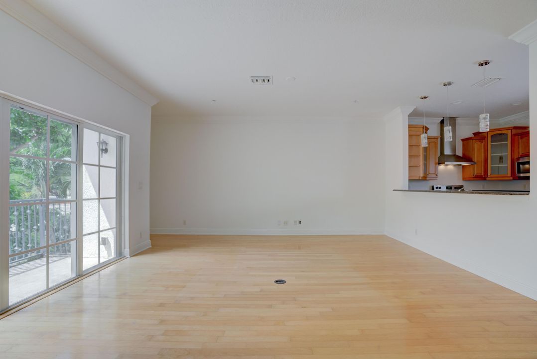 En Renta: $3,250 (3 camas, 3 baños, 1743 Pies cuadrados)