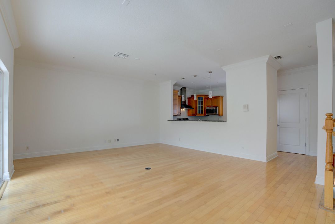 En Renta: $3,250 (3 camas, 3 baños, 1743 Pies cuadrados)