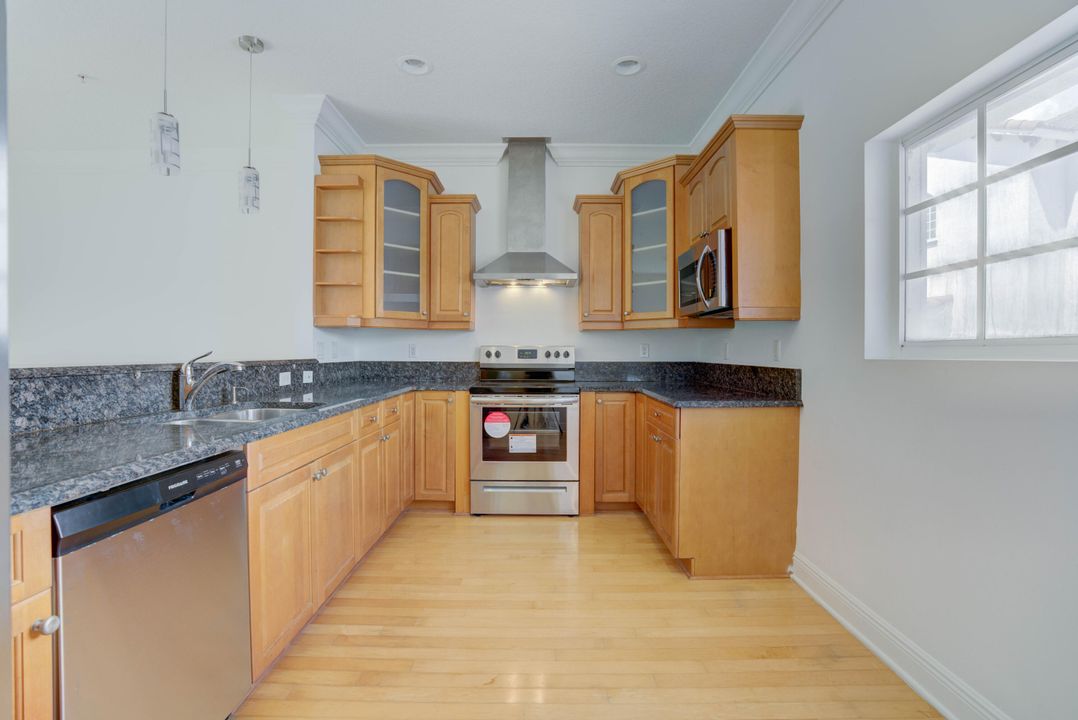 En Renta: $3,250 (3 camas, 3 baños, 1743 Pies cuadrados)