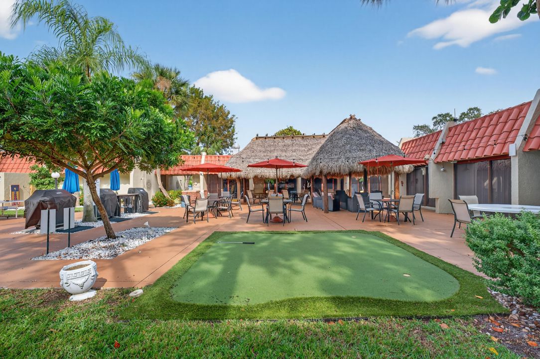 待售: $249,800 (2 贝兹, 1 浴室, 911 平方英尺)