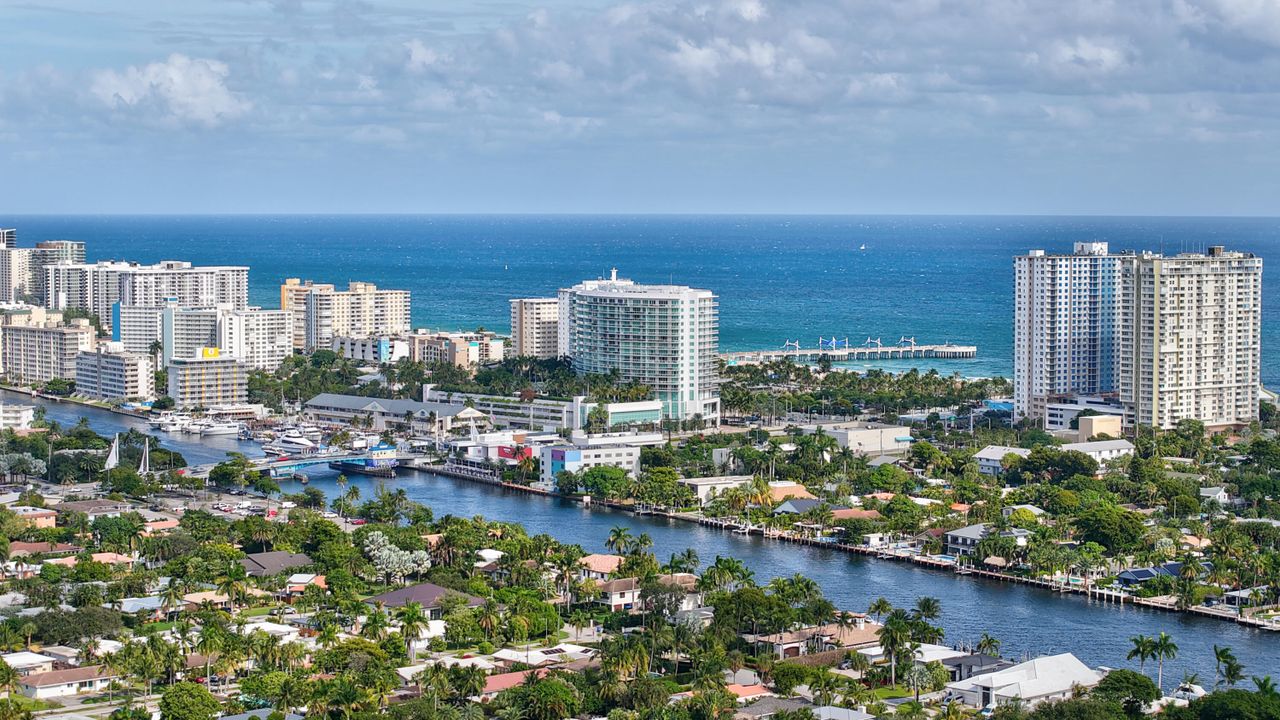 待售: $249,800 (2 贝兹, 1 浴室, 911 平方英尺)