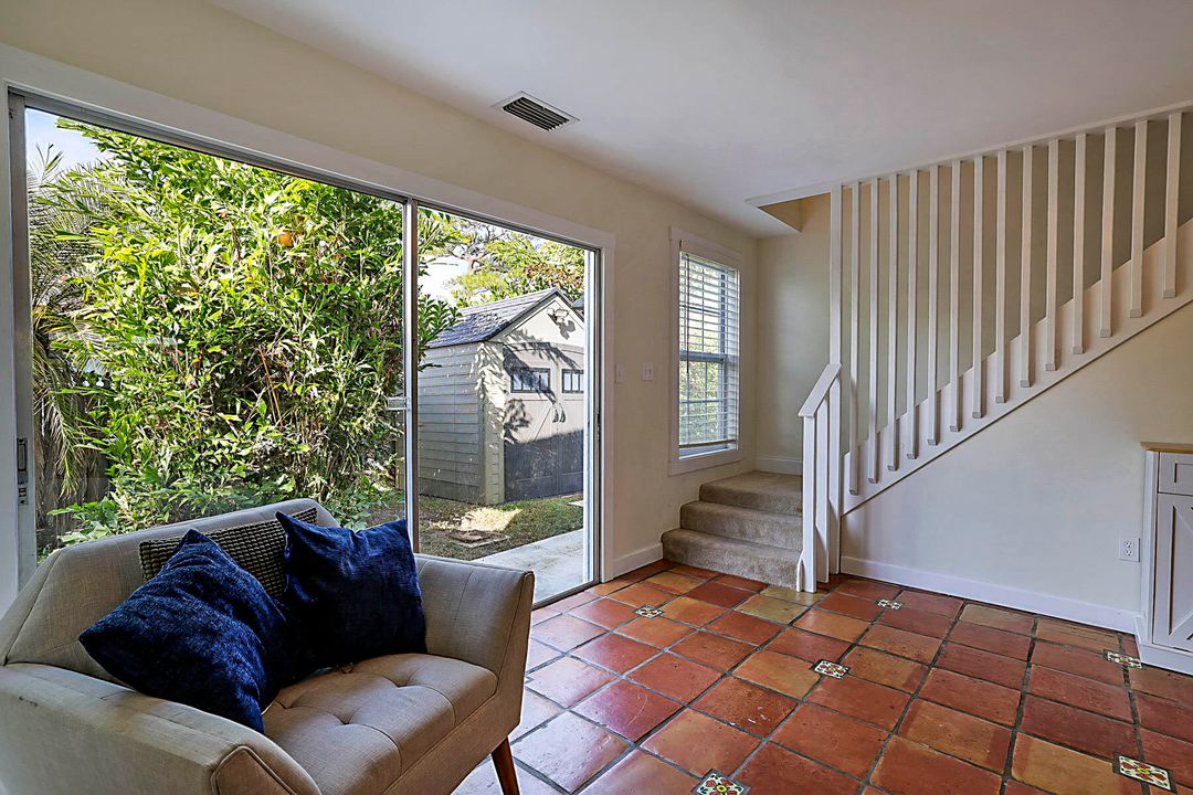 待售: $460,000 (3 贝兹, 1 浴室, 1332 平方英尺)