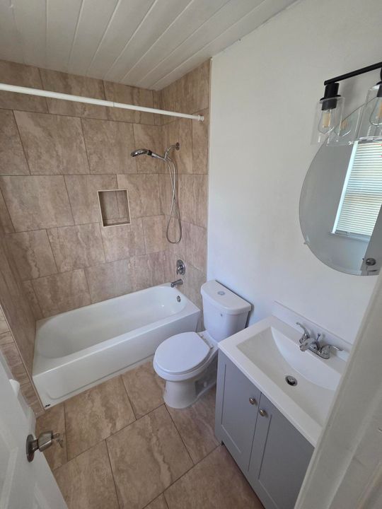 待售: $279,000 (2 贝兹, 1 浴室, 552 平方英尺)