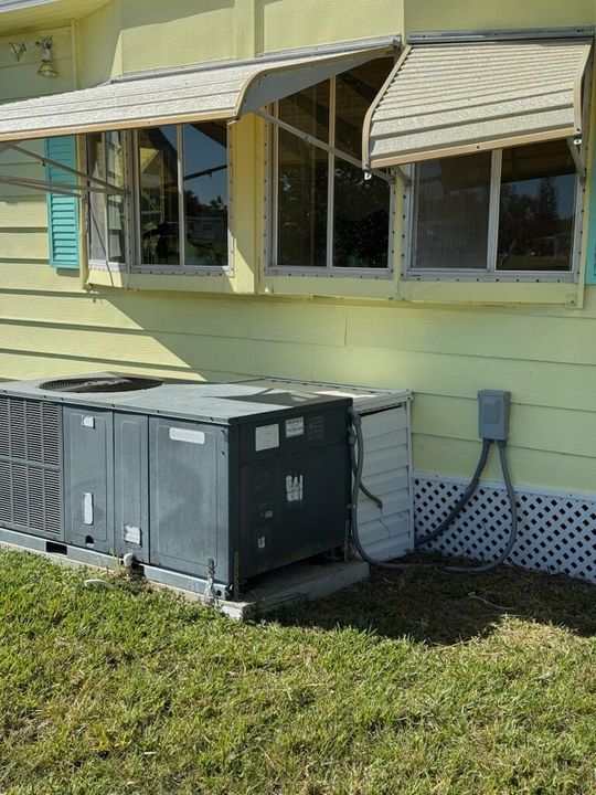 For Sale: $54,900 (2 beds, 2 baths, 1280 Square Feet)