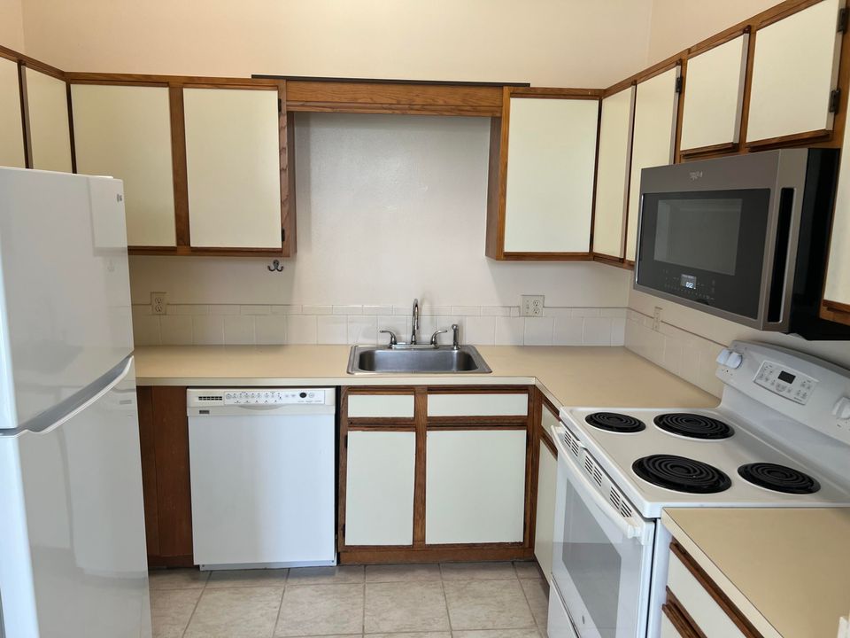 На продажу: $322,927 (3 спален, 2 ванн, 912 Квадратных фут)