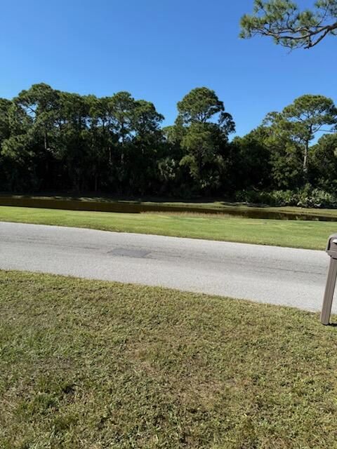 For Sale: $54,900 (2 beds, 2 baths, 1280 Square Feet)