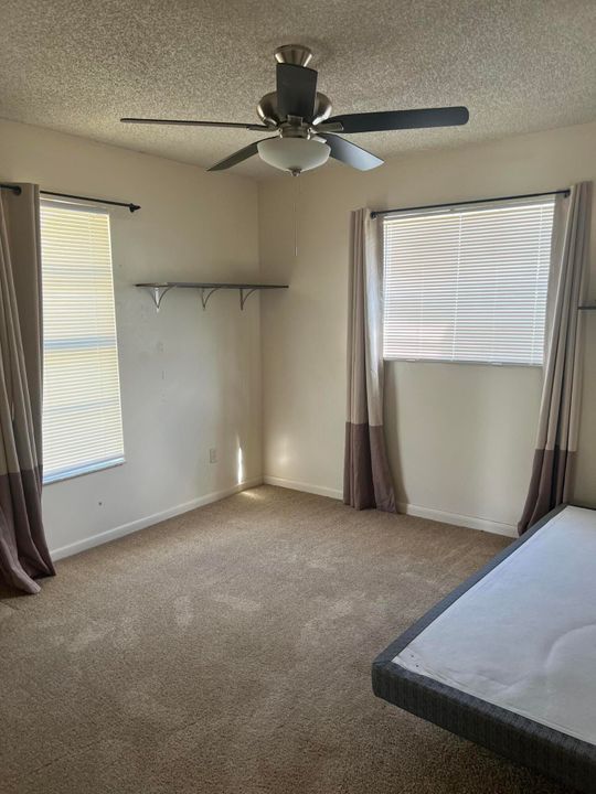 На продажу: $322,927 (3 спален, 2 ванн, 912 Квадратных фут)