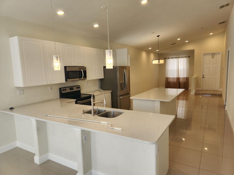 En Renta: $3,300 (3 camas, 2 baños, 1829 Pies cuadrados)