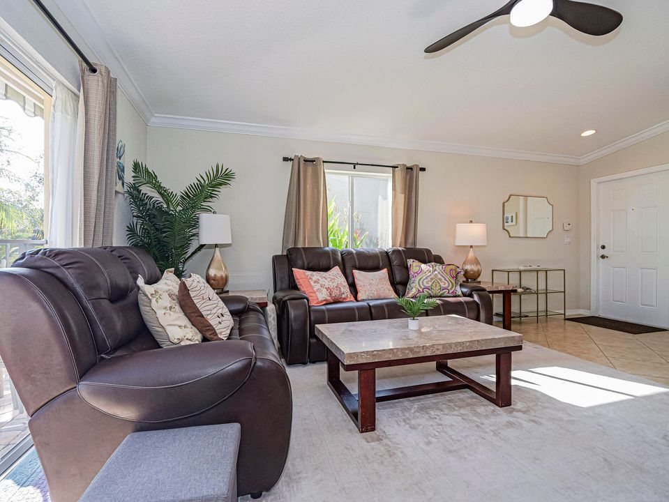 В аренду: $2,400 (2 спален, 2 ванн, 1342 Квадратных фут)