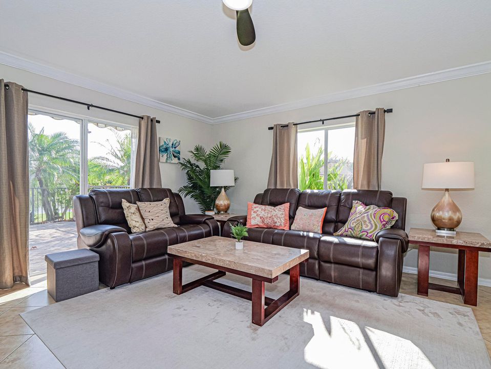 В аренду: $2,400 (2 спален, 2 ванн, 1342 Квадратных фут)