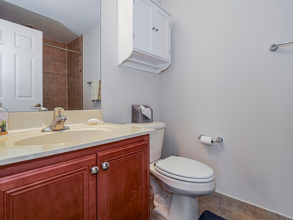 В аренду: $2,400 (2 спален, 2 ванн, 1342 Квадратных фут)