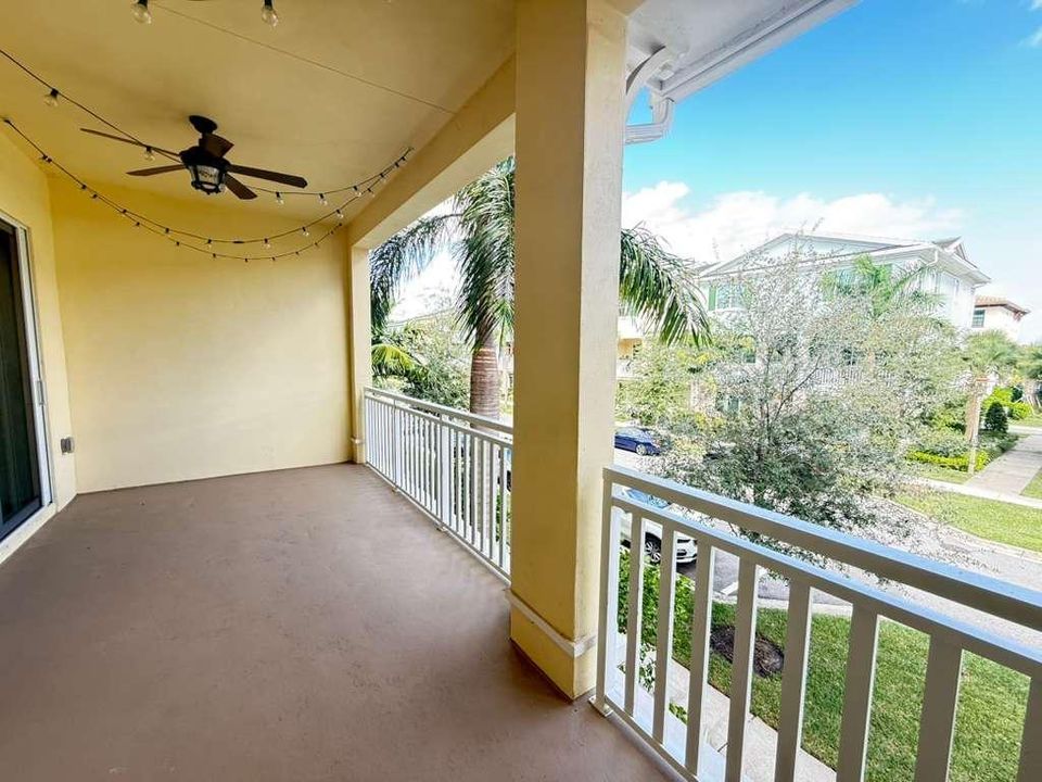 待售: $950,000 (3 贝兹, 3 浴室, 2252 平方英尺)